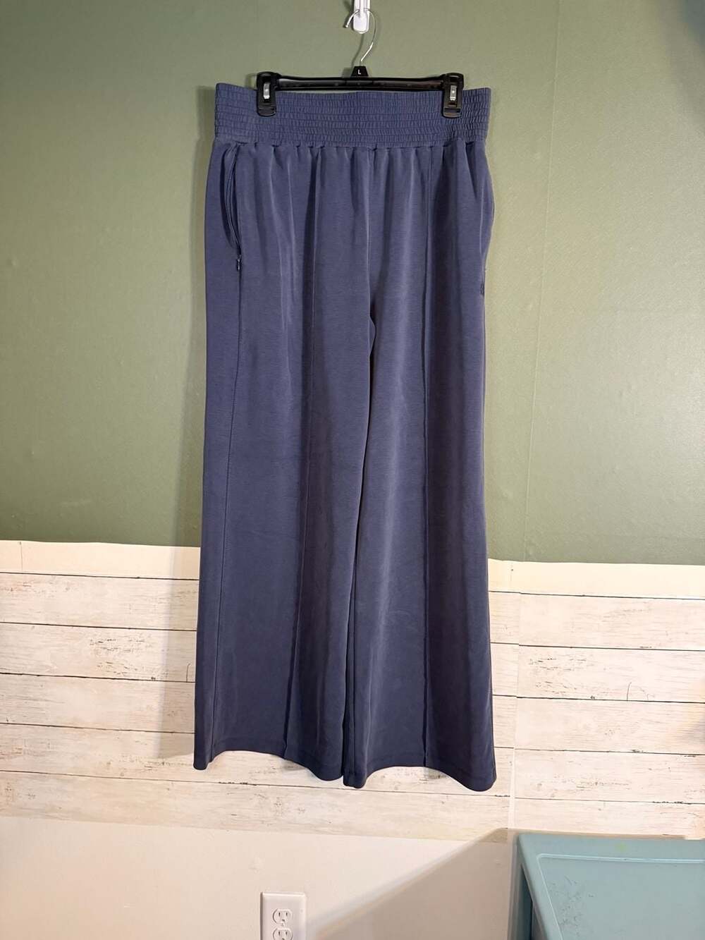 Sweaty‎ Betty Wide Leg Smocked Waist Pants Blue Gray Size US 10 L Stretch Pocket